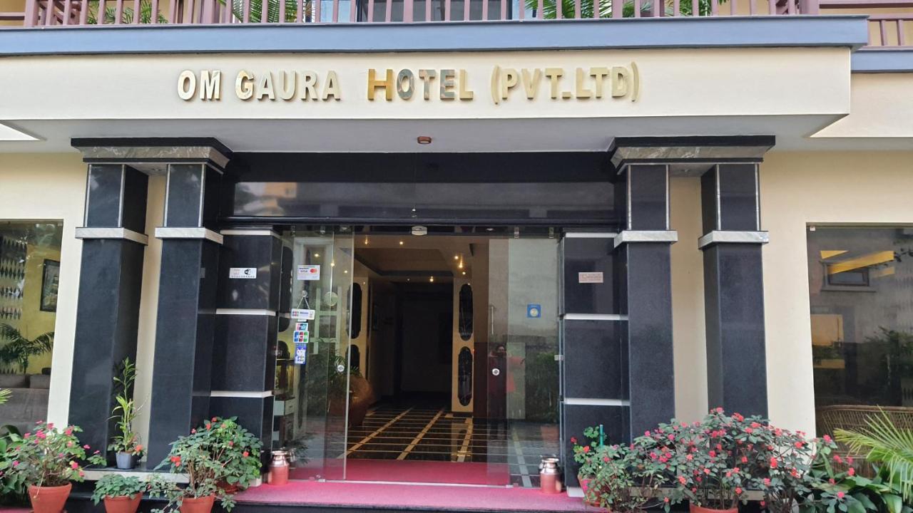 Om Gaura Hotel ポカラ エクステリア 写真