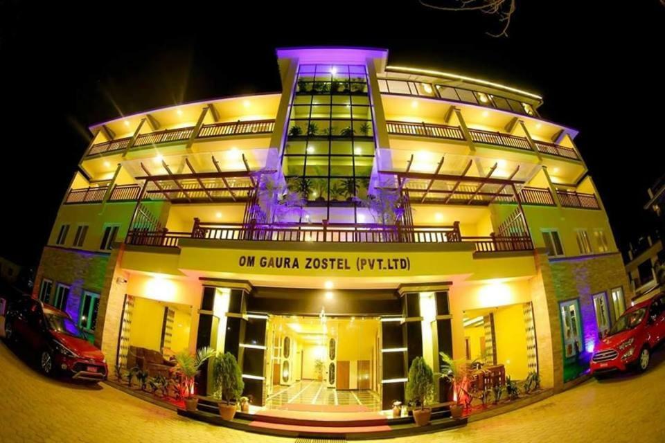 Om Gaura Hotel ポカラ エクステリア 写真